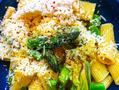 Pasta con verduras en una sola olla