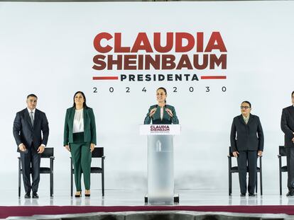 Omar García Harfuch, Ariadna Montiel, Claudia Sheinbaum, Rosa Icela Rodríguez y Mario Delgado, el 4 de julio 2014.