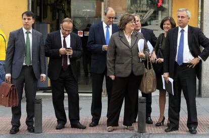 Representantes de las asociaciones de jueces y fiscales antes de la reuni&oacute;n con Gallard&oacute;n.