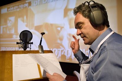 08/05/2007. Ferran Adrià durante el doblaje de una película de Disney.