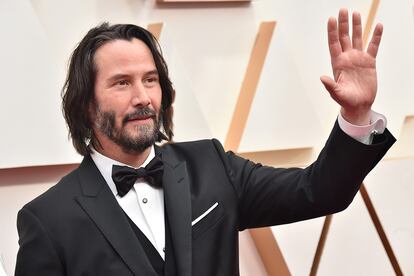 Keanu Reeves (55 años)

Ni Chalamet ni Centineo, el novio de Internet oficial en 2019 no fue otro que Keanu Reeves. Su personalidad introvertida pero carismática, su relación sentimental con la editora Alexandra Grant y el anuncio de su vuelta al personaje de Neo en Matrix 4, son algunas de las razones que han renovado nuestra pasión por él. Su aparición en los pasados Premios Oscar, acompañado de Diane Keaton, solo provocan un deseo: que el próximo año la estatuilla sea para él.