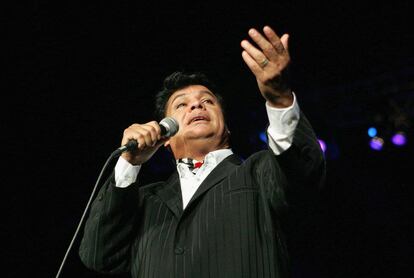 Actuación de Juan Gabriel en Miami, el 17 de octubre de 2004.