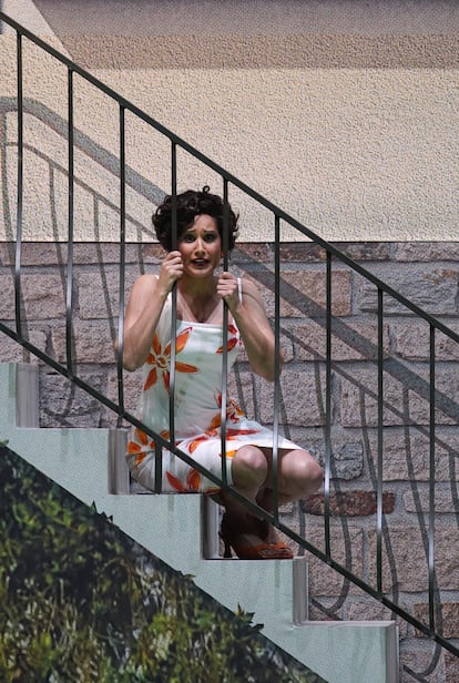 La soprano Sara Blanch interpretando a Fiorilla en el Teatro Real.