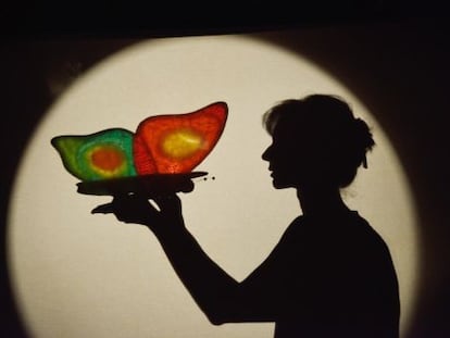 Imagen de la obra &#039;Alas&#039; de teatro de sombras.