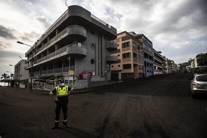 La localidad turística de Puerto Naos, evacuada por completo desde el 19 de septiembre.