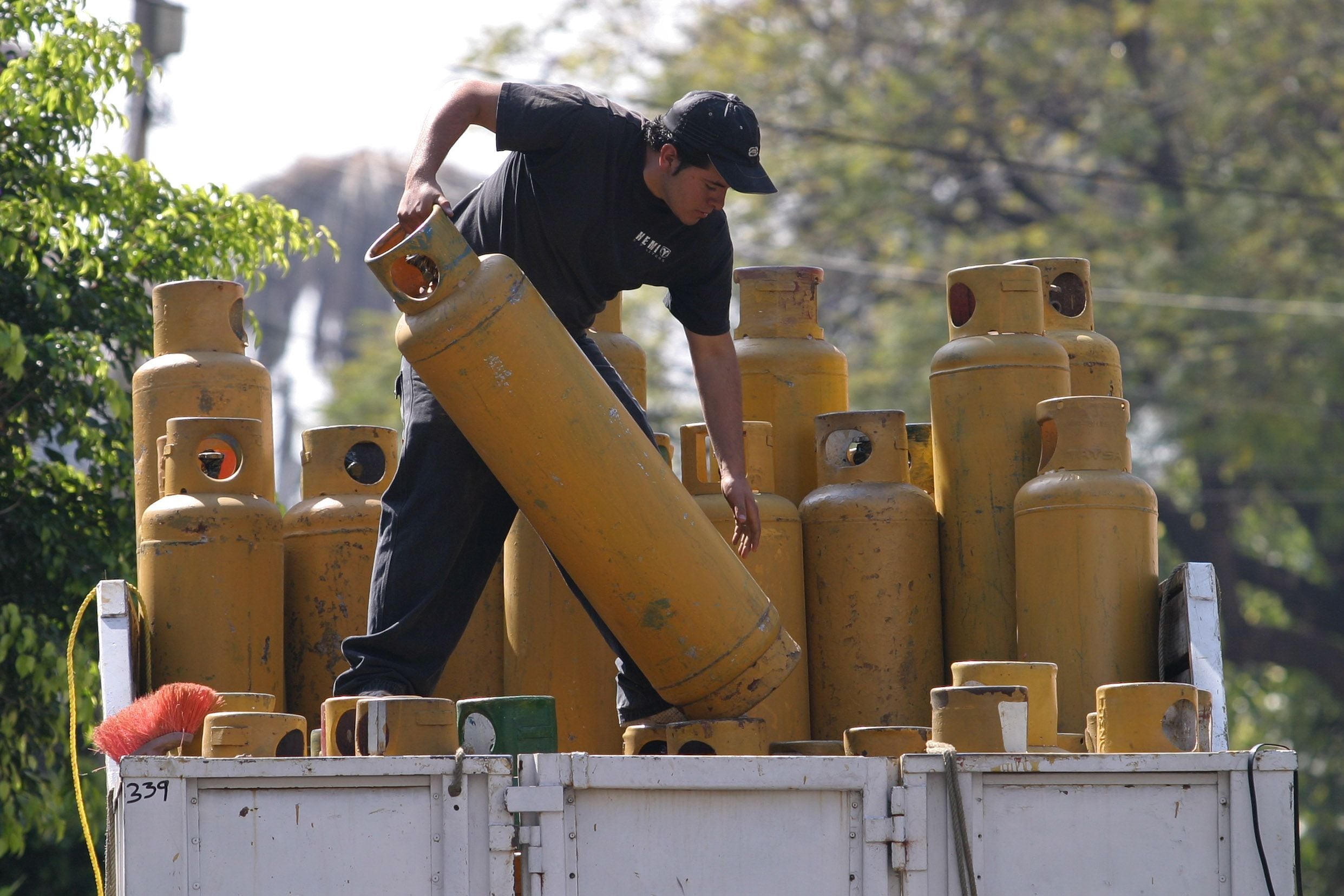 El Gobierno demanda a 53 proveedoras de gas para el hogar por manipular precios y repartirse clientes