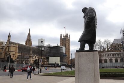 La estatua de Winston Churchill, este martes en Londres.