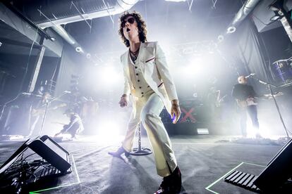 Bunbury actuando en sala Razzmatazz de Barcelona en diciembre de 2017.