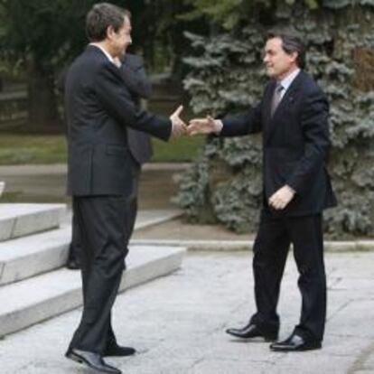 Zapatero permitirá endeudarse a Mas siempre que recorte el excesivo déficit