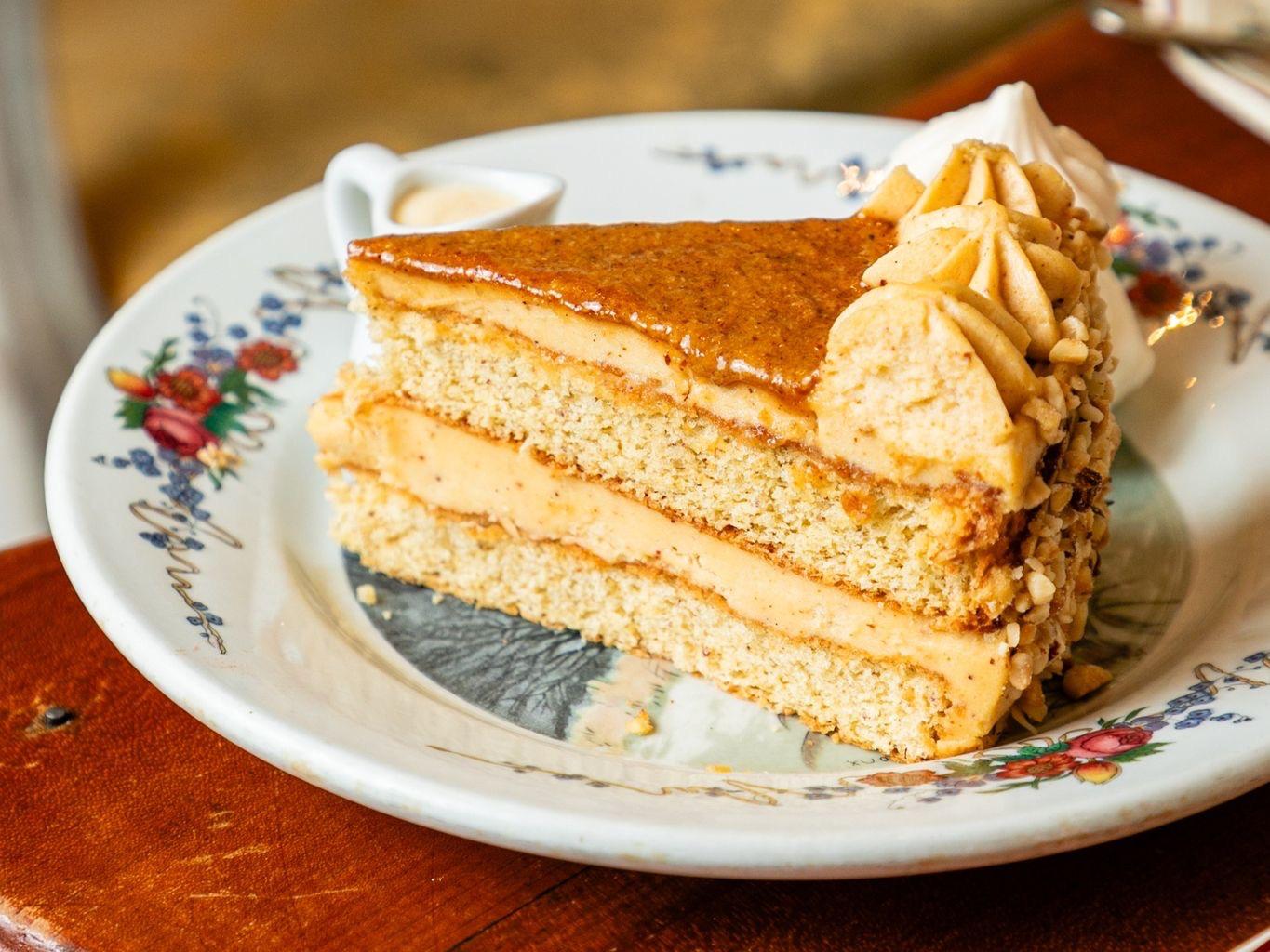 El ‘brunch’ de un asturiano que crea colas en París