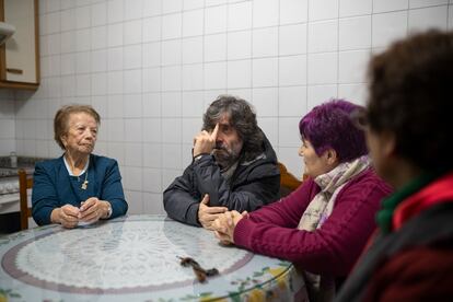 Nieto con Margarita Calvo, Tina López y Paula Tola. 