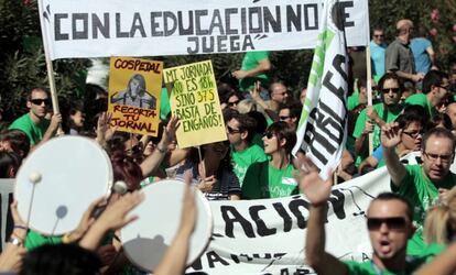 Manifestación de profesores en las calles de Toledo En una nueva jornada de huelga de Enseñanza en Castilla- La Mancha.