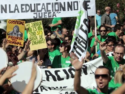 Manifestaci&oacute;n de profesores en las calles de Toledo En una nueva jornada de huelga de Ense&ntilde;anza en Castilla- La Mancha.