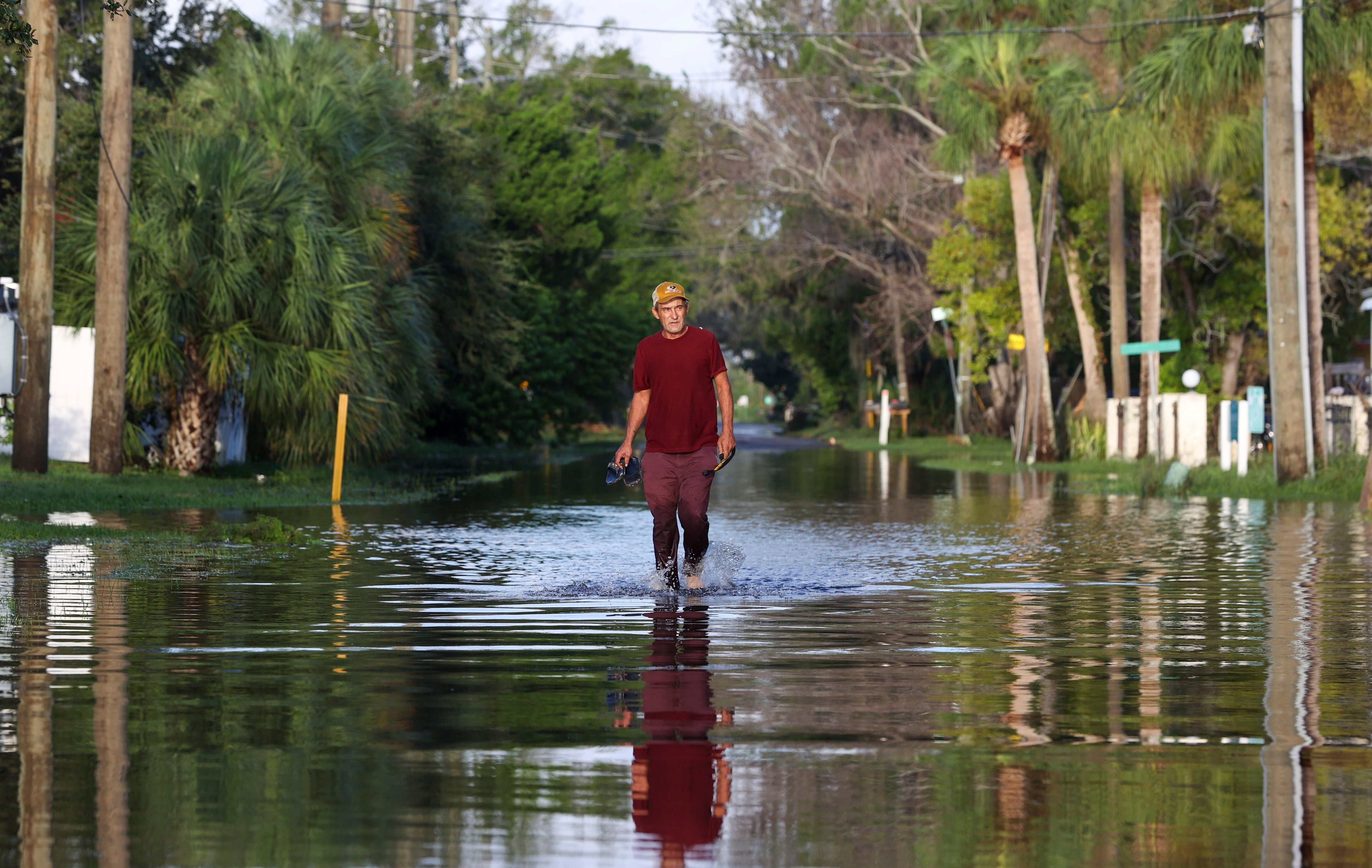 La trayectoria del huracán ‘Helene’, en vivo | El gobernador Ron DeSantis ofrece una rueda de prensa sobre el impacto del huracán ‘Helene’ 