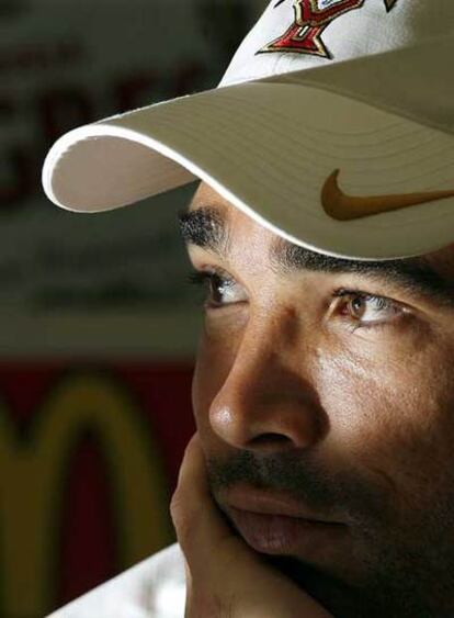 Deco, durante una rueda de prensa de la selección portuguesa.