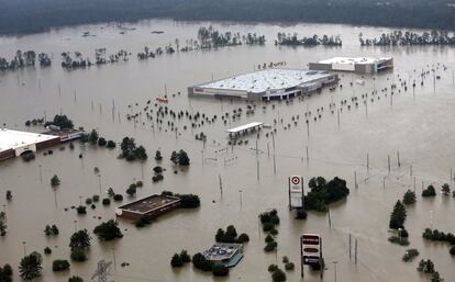 Empreses afectades per les inundacions de l'hurac Harvey a Humble (Texas), el 29 d'agost.