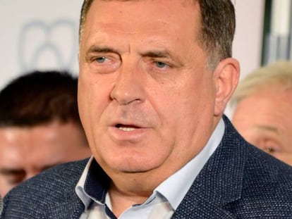 El líder serbobosnio Milorad Dodik, en rueda de prensa tras conocer los resultados en las elecciones, este domingo en Banja Luka.