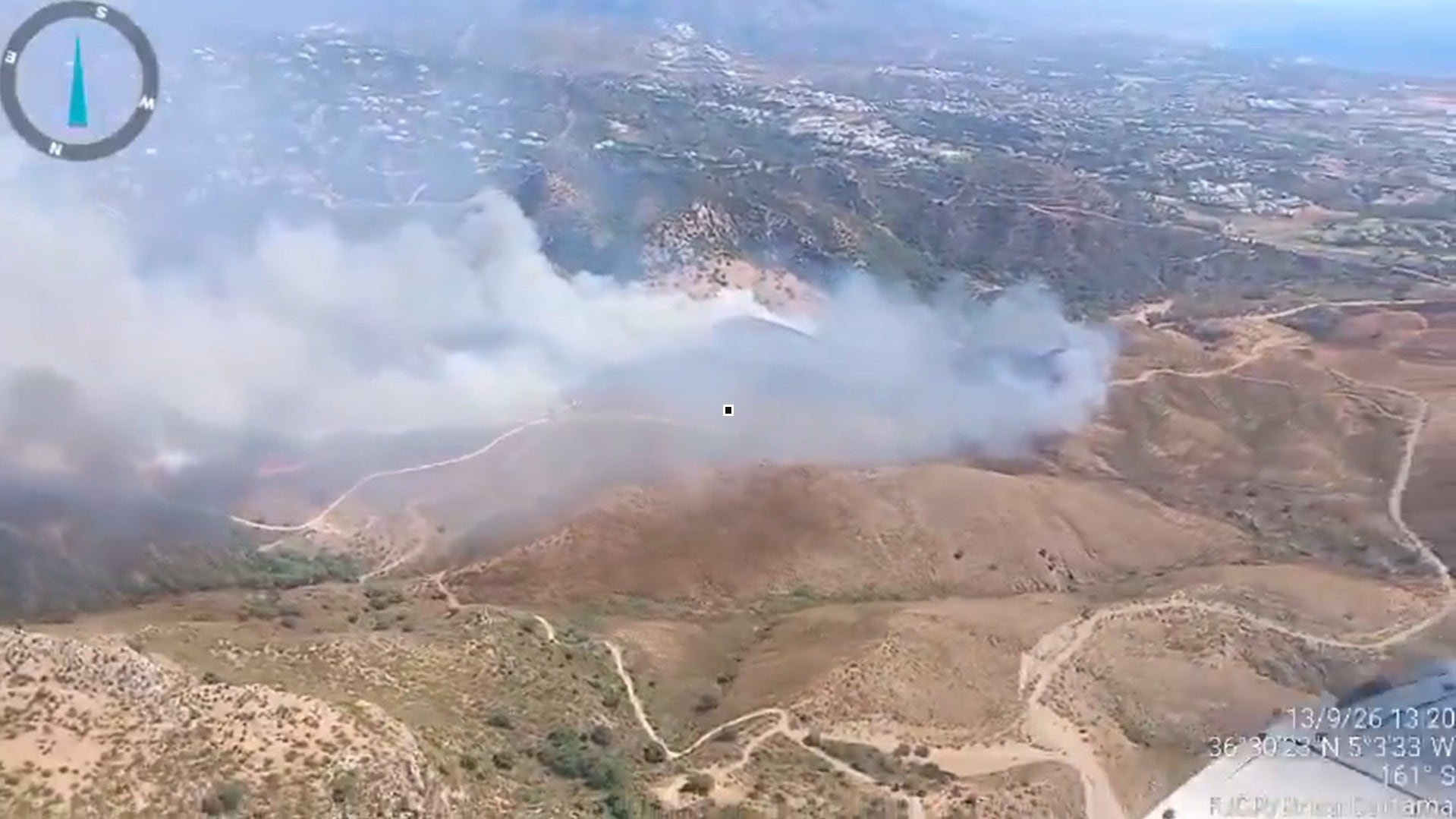 Confinado un pueblo de la sierra de Málaga por un incendio que ha activado la situación 1 de emergencia