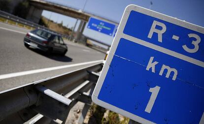 Detalle de la autopista radial 3 a su salida de Madrid.