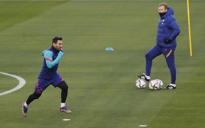 Messi, duda para la final de la Supercopa, en el entrenamiento previo del Barcelona en el estadio de La Cartuja de Sevilla