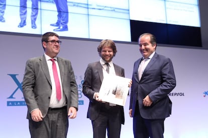 De izquierda a derecha, Ricardo de Querol, director de CincoDías; Ignacio Medrano, cofundador de Mendelian; y Sergio Rodríguez, director general de Pzifer España.