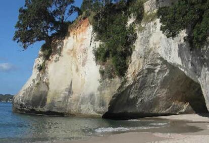 Cathedral Cove, en la Península de Coomandel; Isla Norte, Nueva Zelanda