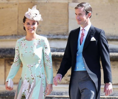 Pippa Matthews, irmã de Kate Middleton, chega a Windsor acompanhada de seu marido, James Matthews.