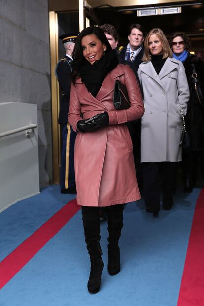 La actriz Eva Longoria llega a El Capitolio para asistir a la toma de posesión de Barck Obama.
