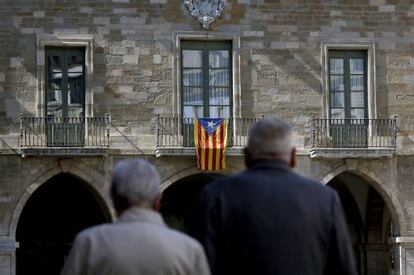 Imatge d'aquest divendres al matí de la façana de l'Ajuntament de Manresa.