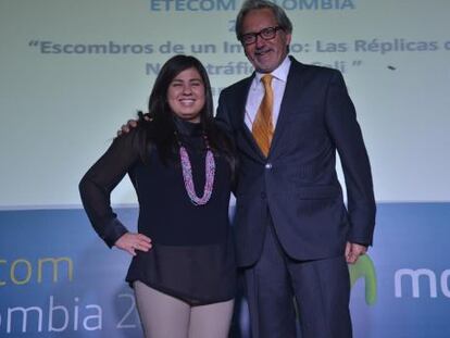 Diana Vivas, del equipo ganador, junto con Ariel Pont&oacute;n.