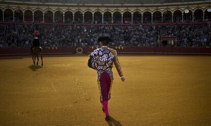 Paseíllo en la plaza de la Maestranza de Sevilla.