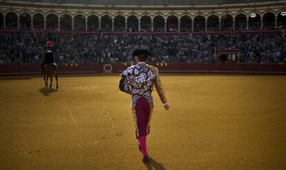 Pase&iacute;llo en la plaza de la Maestranza de Sevilla. 