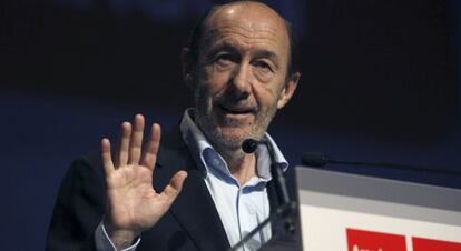 Rubalcaba, durante su intervención hoy en Zaragoza.