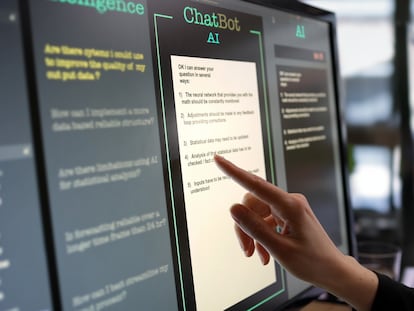 A user interacts with the Chatbot AI app.