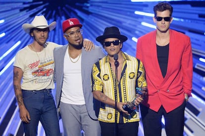 'Uptown Funk' foi premiado como o melhor vídeo masculino.