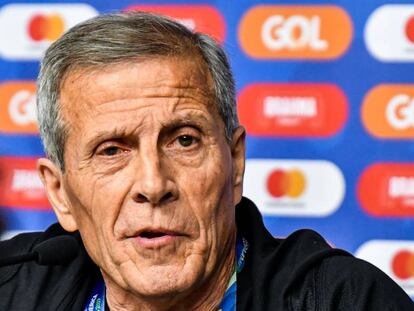 Oscar Tabárez, aos 72 anos, é o treinador da seleção uruguaia.