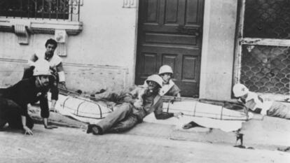 Tiroteo durante el entierro de varios muertos durante el asalto a la Embajada de España en Guatemala.