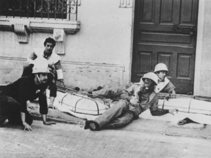 Tiroteo durante el entierro de varios muertos durante el asalto a la Embajada de España en Guatemala.