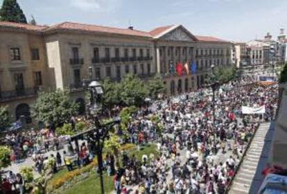 Vista de una manifestación de funcionarios de hace unos meses en Pamplona. EFE/Archivo