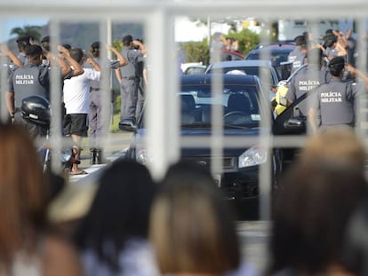 Paralisa&ccedil;&atilde;o da Pol&iacute;cia Militar completa oito dias. 