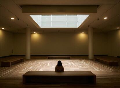 La ministra de Cultura, Carmen Calvo, presentó la ampliación del Museo del Prado, cuya pieza fundamental es el nuevo edificio de Rafael de Moneo. El cubo diseñado por el arquitecto incluye en su interior el claustro de la iglesia de los Jerónimos.