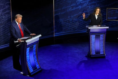 Donald Trump y Kamala Harris, durante el debate presidencial organizado por ABC el pasado 10 de septiembre en Filadelfia (Pensilvania).