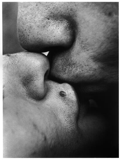'Daniel Spoerri y Kichka', París (1962), una bella imagen de la exposición, formada por unas 150 imágenes en blanco y negro.
