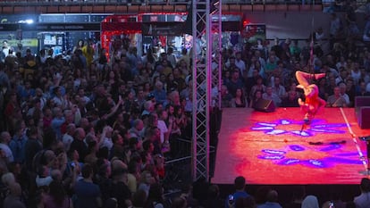 Espectacle en viu al Saló Eròtic de Barcelona.