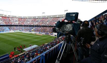 Cámara de televisión en el Calderón.