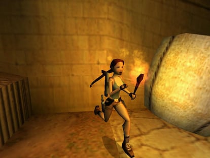 El juego se estrena en 1999, pero su arranque traslada a su protagonista atrás en el tiempo, hasta 1984. Una jovencísima Lara Croft y su mentor, Werner Von Croy, exploran las ruinas de Angkor Wat, en Camboya, a la caza, cómo no, de un antiguo artefacto: en este caso, se llama Iris. Un accidente los acaba separando, aunque ambos se reencontrarán a lo largo del juego. Tal vez por cansancio del público, la saga empieza a vender menos: unos cinco millones de copias. 