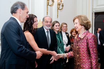 La Reina Sofía, a su llegada a la ceremonia de entrega de los premios que llevan su nombre, este jueves en Nueva York.