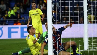 Funes Mori no puede evitar su gol en propia puerta