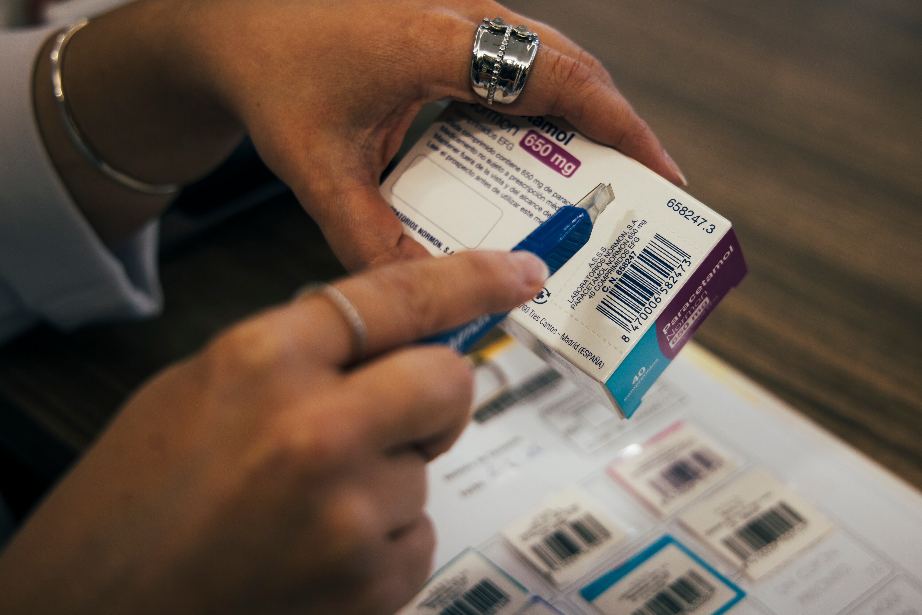 Adiós al cúter en las farmacias: Sanidad implantará un sistema digital para acabar con el cupón de los medicamentos