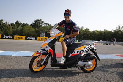 Pedrosa, en la curva en la que el año pasado adelantó a Lorenzo para ganar la carrera.